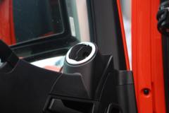 中国重汽 汕德卡SITRAK G7重卡 540马力 6X4 AMT自动挡危险品牵引车(自动挡)(ZZ4256W324HF1W)