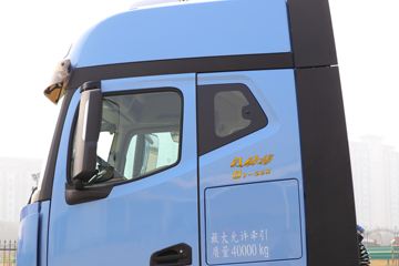 ���� ��ԽQ7�ؿ� 560���� 6X4 AMT�Զ���ǣ����(����)ͼƬ