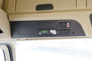 ���� ��ԽQ7�ؿ� 560���� 6X4 AMT�Զ���ǣ����(����)ͼƬ