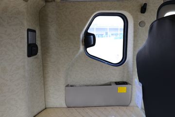 ���� ��ԽQ7�ؿ� 560���� 6X4 AMT�Զ���ǣ����(����)ͼƬ