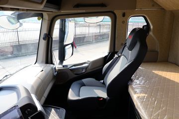 ���� ��ԽQ7�ؿ� 560���� 6X4 AMT�Զ���ǣ����(����)ͼƬ