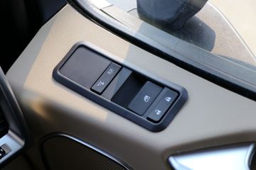 ���� ��ԽQ7�ؿ� 560���� 6X4 AMT�Զ���ǣ����(����)ͼƬ