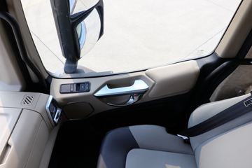 ���� ��ԽQ7�ؿ� 560���� 6X4 AMT�Զ���ǣ����(����)ͼƬ