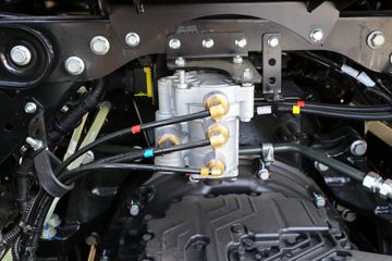 ���� ��ԽQ7�ؿ� 560���� 6X4 AMT�Զ���ǣ����(����)ͼƬ