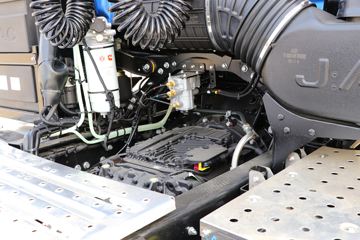 ���� ��ԽQ7�ؿ� 560���� 6X4 AMT�Զ���ǣ����(����)ͼƬ