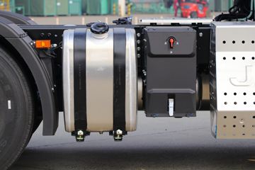 ���� ��ԽQ7�ؿ� 560���� 6X4 AMT�Զ���ǣ����(����)ͼƬ