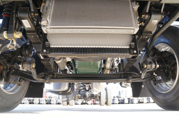 青岛解放 JK6中卡4X2 260马力 超能新平台 就选它!!!