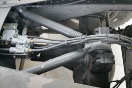 青岛解放底盘&nbsp;混凝土搅拌车底盘                                                图片