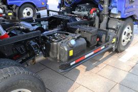 新小金刚&nbsp;自卸车底盘                                                图片