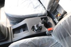 欧铃汽车 小金刚 200马力 4.45米自卸车(国六)(ZB3180UPE3L)