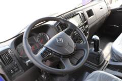 欧铃汽车 小金刚 200马力 4.45米自卸车(国六)(ZB3180UPE3L)