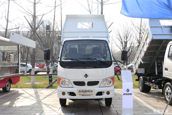 ŷ������ С���� 122���� 4X2 3.08�׵�����ж��