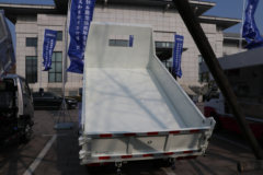 欧铃汽车 小宝马 122马力 4X2 3.08米单排自卸车