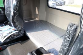 龙腾&nbsp;载货车驾驶室                                               图片