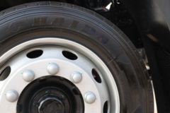 嘉龙 龙腾 245马力 4X2 9.6米厢式载货车(国六)