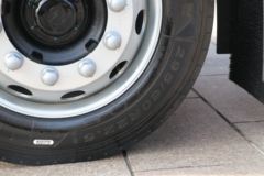 嘉龙 龙腾 245马力 4X2 9.6米厢式载货车(国六)