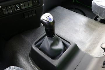 ���� ����J6 ��ֵ�� 350���� 8X4 5.6����ж��(����)(HFC3311P3K5H23S)ͼƬ