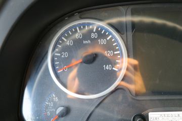 ���� ����J6 ��ֵ�� 350���� 8X4 5.6����ж��(����)(HFC3311P3K5H23S)ͼƬ