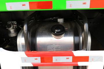 ���� ����J6 ��ֵ�� 350���� 8X4 5.6����ж��(����)(HFC3311P3K5H23S)ͼƬ