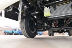 福田 奥铃捷运 经典版 132马力 3.8米排半栏板轻卡(宽体)(BJ1041V9JDA-AB1)