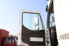 东风柳汽 乘龙H5中卡 240马力 4X2 7.8米厢式载货车(后桥9T)(国六)(LZ5161XXYH5AC1)