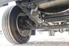 东风柳汽 乘龙H5中卡 240马力 4X2 7.8米厢式载货车(后桥9T)(国六)(LZ5161XXYH5AC1)