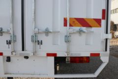 东风柳汽 乘龙H5中卡 240马力 4X2 7.8米厢式载货车(后桥9T)(国六)(LZ5161XXYH5AC1)
