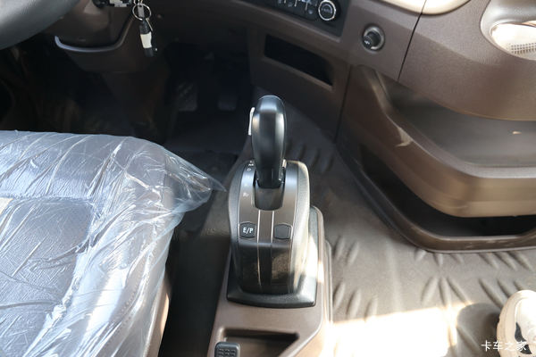 ����H7�ؿ� ������ 520���� 6X4 AMT�Զ����Ż�2��