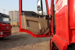 陕汽重卡 德龙L5000 绿通版 240马力 4X2 6.8米仓栅式载货车(国六)(SX5189CCYLA501F2)