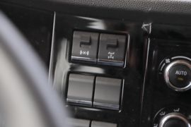 德龙M3000S&nbsp;电动牵引车驾驶室图片