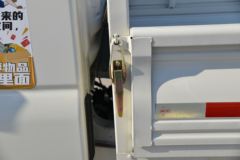 福田 祥菱M1 豪华型 1.6L 122马力 汽油 3.05米排半栏板微卡(国六)(BJ1031V4PV4-01)