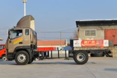 福田 奥铃大黄蜂 200马力 5.45米排半厢式载货车(BJ5188XXYKPFK-AD1)