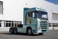 青岛解放 鹰途 商务舱 560马力 6X4 AMT自动挡牵引车(国六)(CA4259P35K2T1E6A80)
