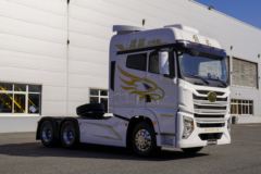 青岛解放 鹰途 头等舱 560马力 6X4 AMT自动挡牵引车(国六)(CA4259P35K2T1E6A80)