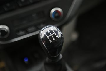 �й�����HOWO ���� 130���� 4X2 3.8����س�(�ٱ�4.333)(ZZ5047XLCF3111F145)ͼƬ