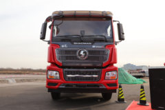 陕汽重卡 德龙M3000S 6X4 纯电动牵引车，车辆主要适用于