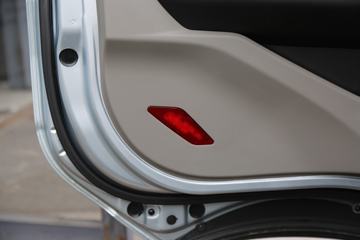 �й�����HOWO С�� 127���� 4X2 3.6�׵�������С��(����)(����3.5T)ͼƬ