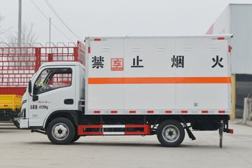 上汽跃进底盘 爆破器材运输车外观图片