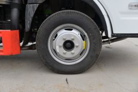 上汽跃进底盘&nbsp;爆破器材运输车底盘图片