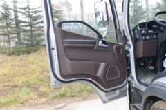 解放 领途 160马力 4X2 4.13米冷藏车(国六)(山东宇恒)