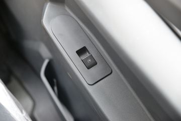 �й�����HOWO G5X�п� 220���� 6.75���Ű���ʽ�ػ���(����)(�߶�)ͼƬ