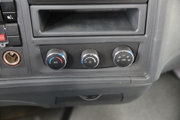 �й�����HOWO G5X�п� 220���� 6.75���Ű���ʽ�ػ���(����)(�߶�)ͼƬ