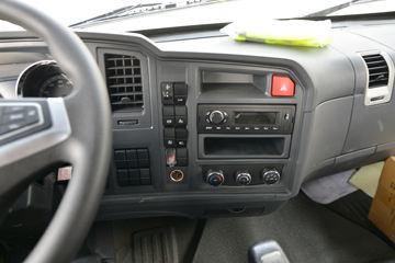 �й�����HOWO G5X�п� 220���� 6.75���Ű���ʽ�ػ���(����)(�߶�)ͼƬ