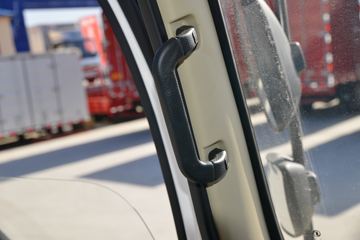 �������ó� ����X9 131���� 4X2 4.08�׵�����ʽ�ῨͼƬ