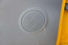 江铃 顺威窄体 143马力 3.25米双排栏板轻卡(国六)(液刹)(JX1041TSGD26)