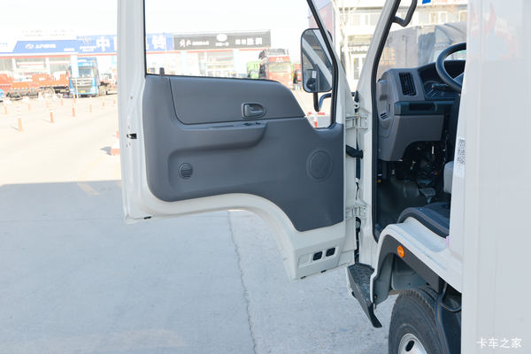 顺威宽体载货车肇庆市火热促销中 让利高达0.7万