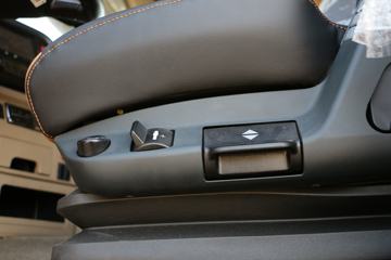 �й����� HOWO TX 250���� 4X2 6.8�ײ�դʽ�ػ���(����)(ZZ5187CCYK501GF1)ͼƬ