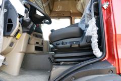 中国重汽 HOWO TX 250马力 4X2 6.8米仓栅式载货车(国六)(ZZ5187CCYK501GF1) 中国重汽 HOWO TX 250马力 4X2 6.8米仓栅式载货车(国六)(ZZ5187CCYK501GF1)