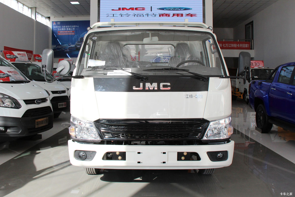 江铃 顺威宽体 127马力 3.8米排半栏板轻卡(国六)(气刹)(速比6.142)