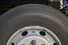 福田 奥铃大黄蜂 220马力 6.2米排半翼开启厢式载货车(BJ5188XYKKPFK-AD1)